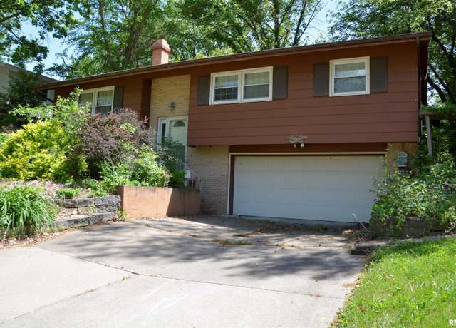 Property at 298 Jana Rd, Macomb, IL 61455, 3 beds, 2 baths