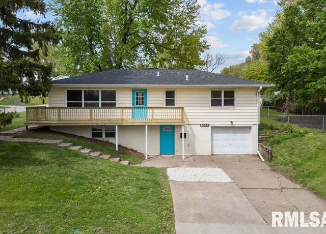 Property at 1002 Hillside Dr, Bettendorf, IA 52722, 3 beds, 1.5 baths