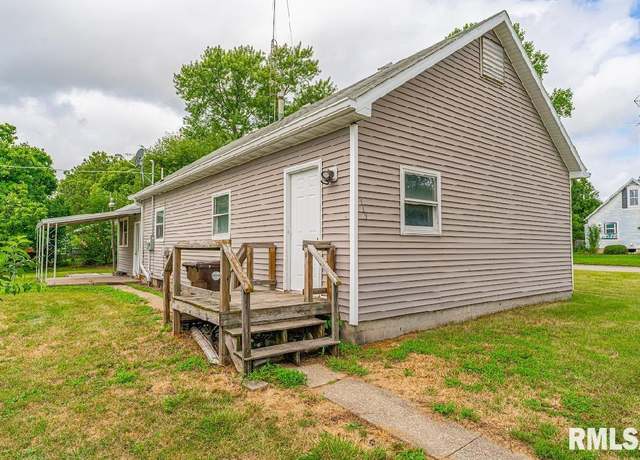 Property at 319 N Adams St, Lincoln, IL 62656, 3 beds, 1 bath