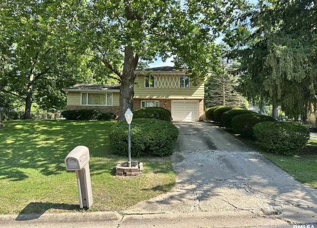 Property at 221 Van Dyke Dr, Canton, IL 61520-1486, 3 beds, 2 baths