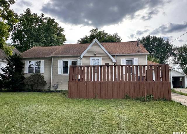 Property at 929 S Diamond St, Jacksonville, IL 62650, 4 beds, 1 bath