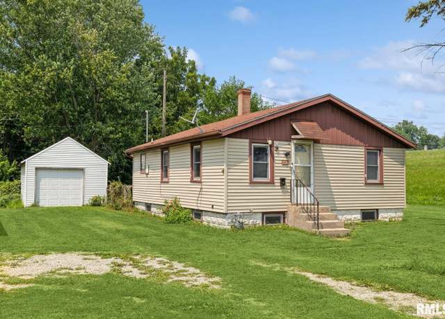 Property at 2516 Roosevelt St, Clinton, IA 52732, 2 beds, 1 bath