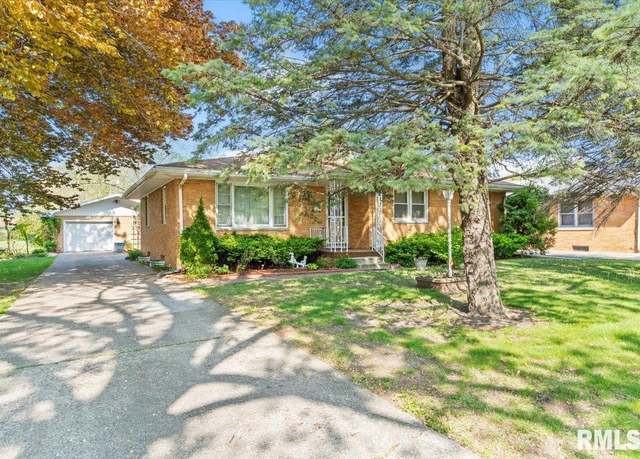 Property at 1125 N Milton Ave, Springfield, IL 62702, 3 beds, 2.5 baths