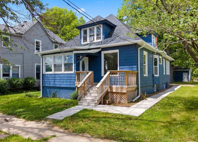 Property at 717 W Armstrong Ave, Peoria, IL 61606, 3 beds, 2 baths