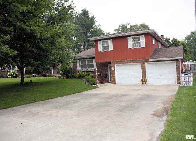 Property at 1605 W Iles Ave, Springfield, IL 62704, 3 beds, 2.5 baths