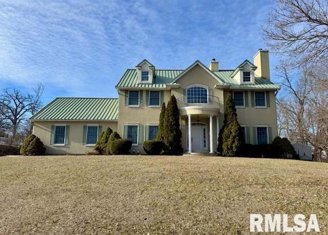 Property at 1114 Collis Dr, Clinton, IA 52732, 5 beds, 3.5 baths