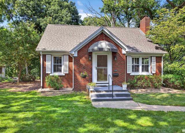 Property at 1133 20th Ave, East Moline, IL 61244, 3 beds, 2 baths