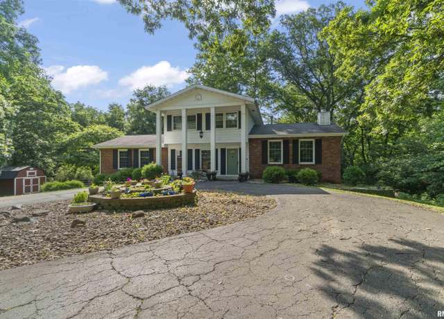 Property at 3858 Sunset Dr, Pekin, IL 61554, 3 beds, 2.5 baths