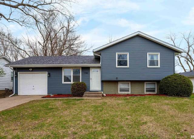 Property at 1740 W 55th St, Davenport, IA 52806, 3 beds, 1 bath