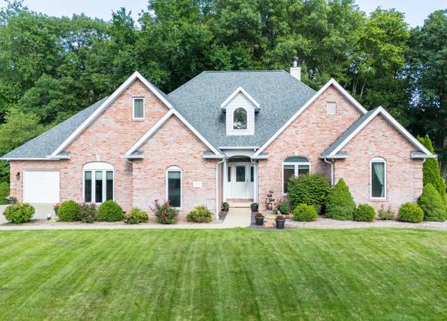 Property at 1612 Night Hawk Ct, Pekin, IL 61554, 5 beds, 4 baths