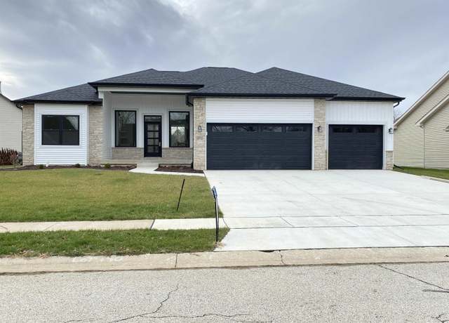 Property at 1601 Hoechester Rd, Springfield, IL 62712, 4 beds, 3 baths