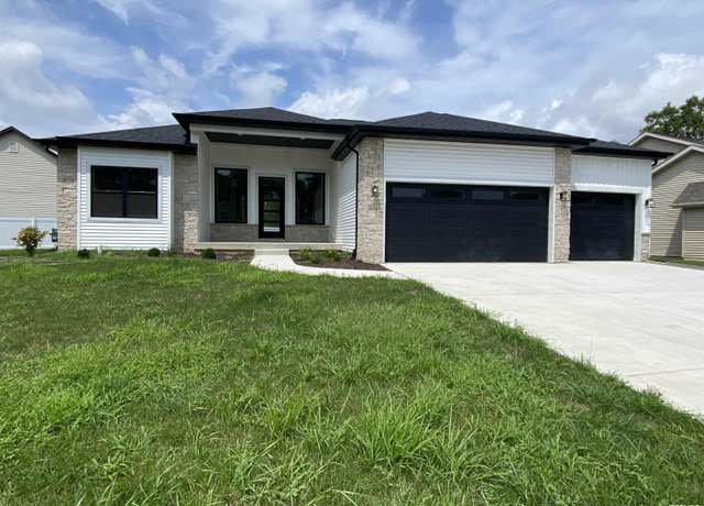 Property at 1601 Hoechester Rd, Springfield, IL 62712, 4 beds, 3 baths
