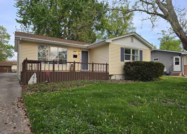 Property at 1916 Fairfield Dr, Springfield, IL 62702, 3 beds, 1 bath
