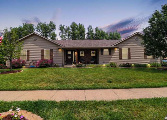 Property at 1635 Kingsbury Rd, Washington, IL 61571, 3 beds, 3 baths