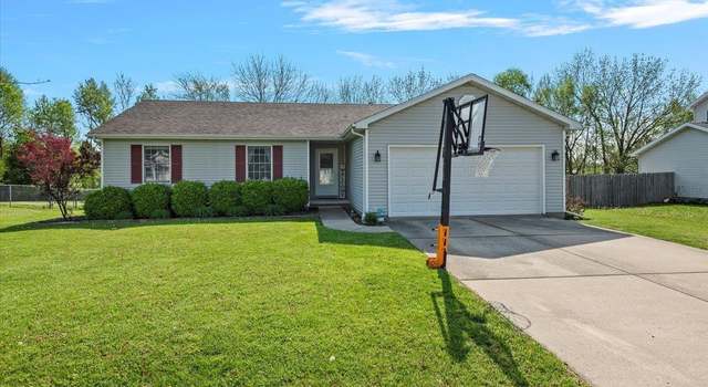 Photo of 504 N Bitterroot Dr, Athens, IL 62613