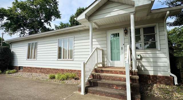 Photo of 208 Baggott St, Zeigler, IL 62999