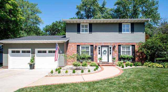 Photo of 6906 N Fox Point Dr, Peoria, IL 61614
