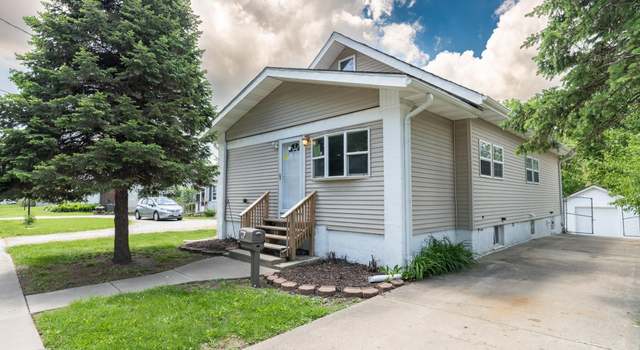Photo of 2205 N North St, Peoria, IL 61604