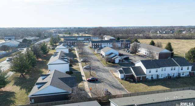 Photo of 799 Titan Ct, Chatham, IL 62629