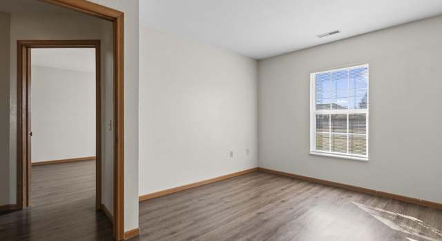 Photo of 799 Titan Ct, Chatham, IL 62629