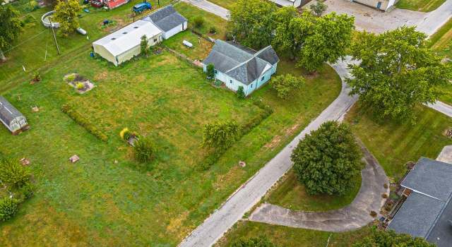 Photo of 136 Locust Ave, Cornland, IL 62519