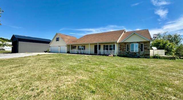 Photo of 677 County Road 1350 Rd N, Wayne City, IL 62895