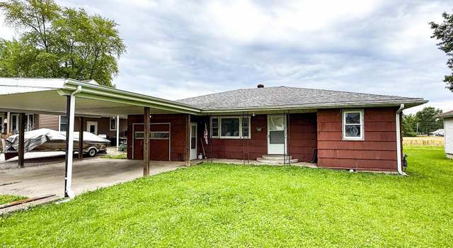 Photo of 422 East Dr, Flora, IL 62839