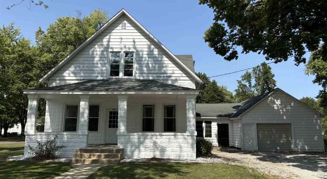 Photo of 1015 2nd St, Henry, IL 61537
