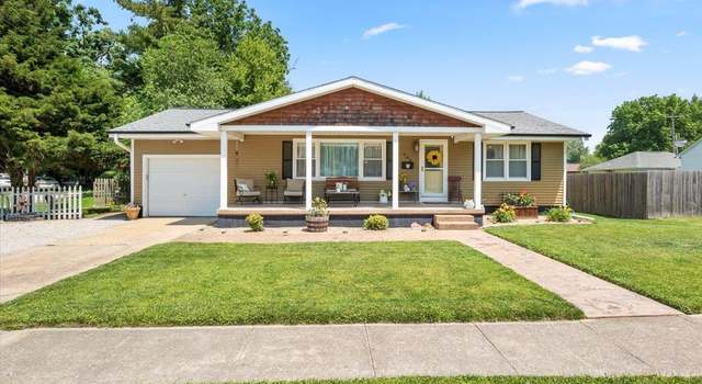 Photo of 908 W Center St, Girard, IL 62640