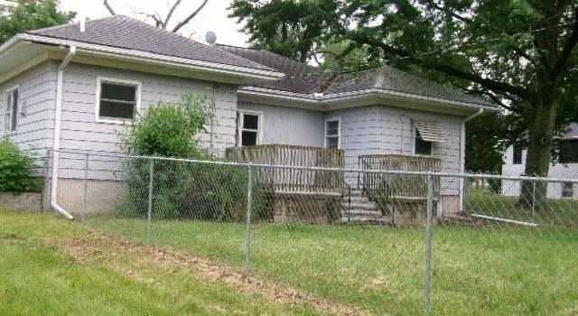 Photo of 215 N Prairie St, Lacon, IL 61540