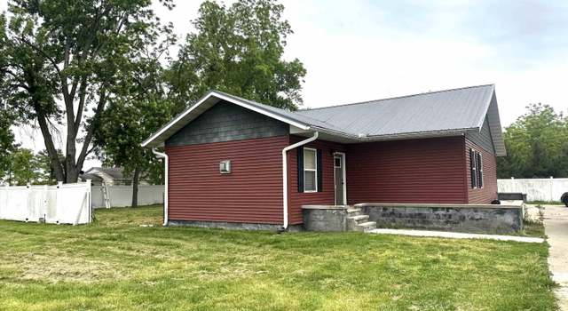 Photo of 310 E Texas Ave, Sandoval, IL 62882