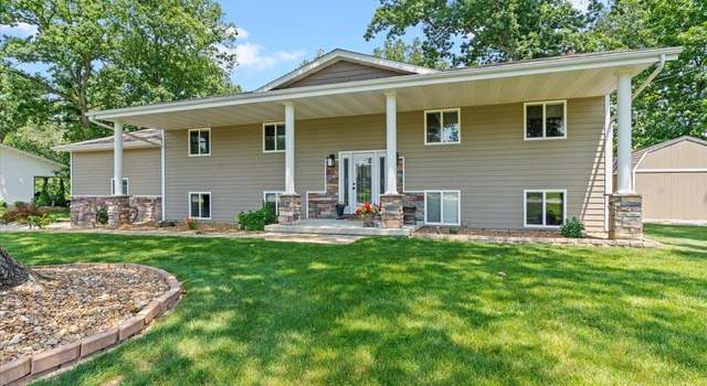 Photo of 6 Lakeview Rd, Taylorville, IL 62568
