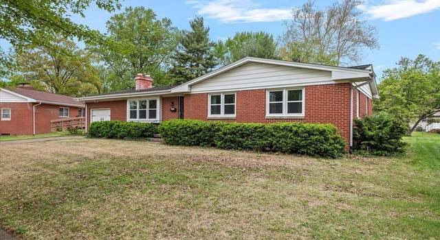 Photo of 2417 Parkview Dr, Springfield, IL 62704