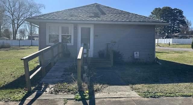 Photo of 200 Wilson St, Valier, IL 62891