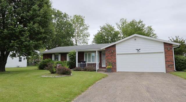 Photo of 310 Woodland Dr, Salem, IL 62881