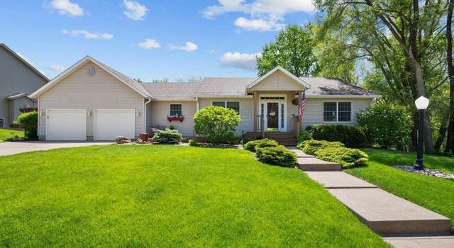 Photo of 77 Park View Dr, Eldridge, IA 52748