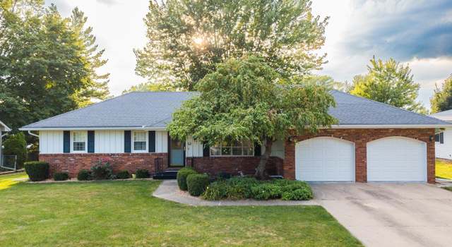 Photo of 2107 Sierra Dr, Pekin, IL 61554