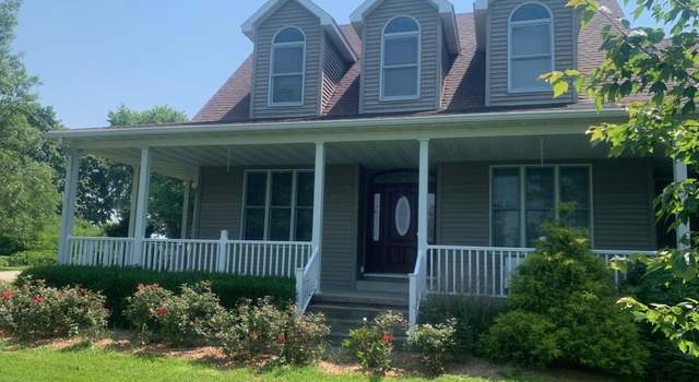 Photo of 638 N Main St, Winchester, IL 62694
