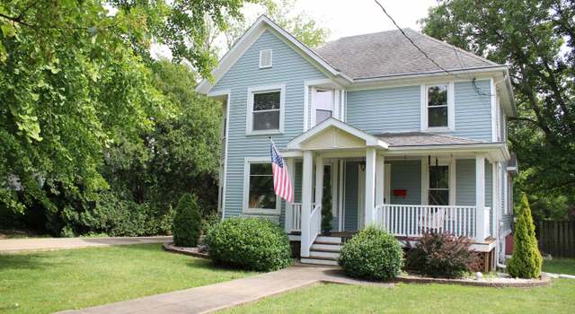 Photo of 322 E Vernon St, Farmington, IL 61531