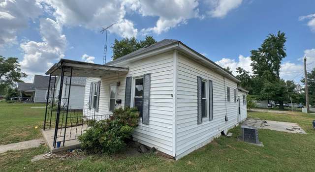 Photo of 145 E Prairie St, Centralia, IL 62801