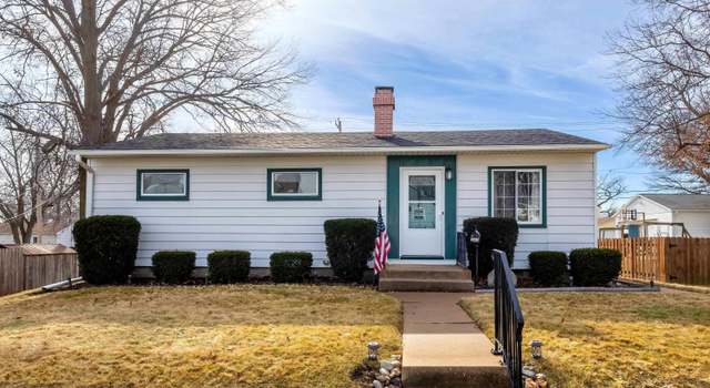 Photo of 1851 Bellevue Ave, Bettendorf, IA 52722