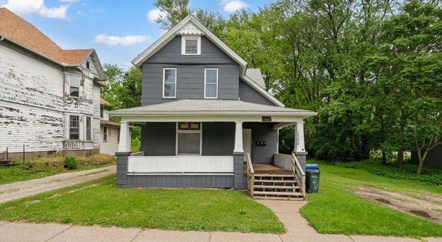 Photo of 1309 Perry St, Davenport, IA 52803