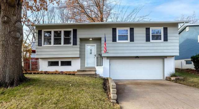 Photo of 2938 Oxford Dr, Bettendorf, IA 52722