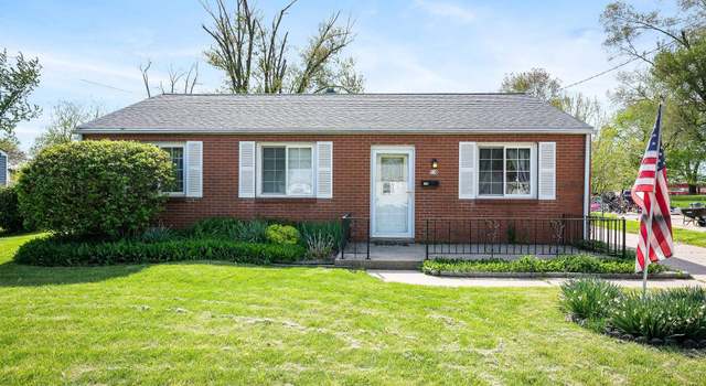 Photo of 310 Saint Clair Dr, Marquette Heights, IL 61554