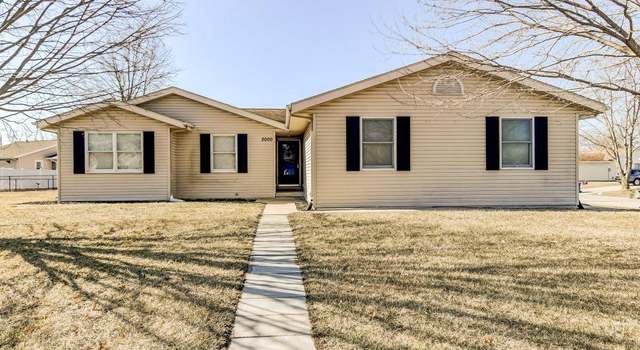 Photo of 3000 Twin Lakes Dr, Springfield, IL 62702