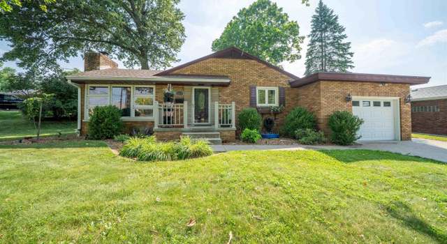 Photo of 1329 Hilltop Dr, Pekin, IL 61554