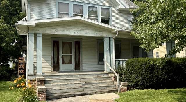 Photo of 219 W Main St, Knoxville, IL 61448