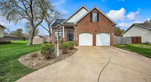 Photo of 1015 N Country Ln, Peoria, IL 61604