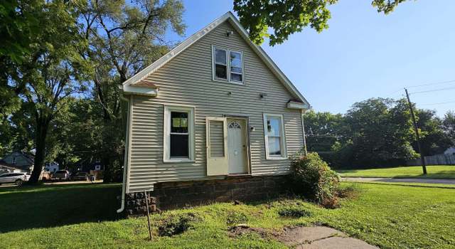 Photo of 929 12th Ave, Rock Island, IL 61201