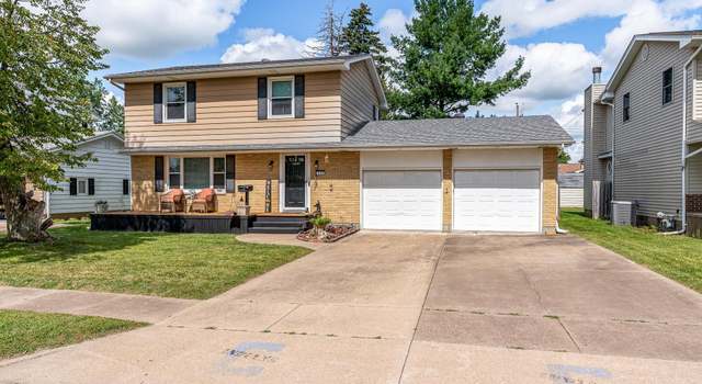 Photo of 900 14th Pl, Camanche, IA 52730